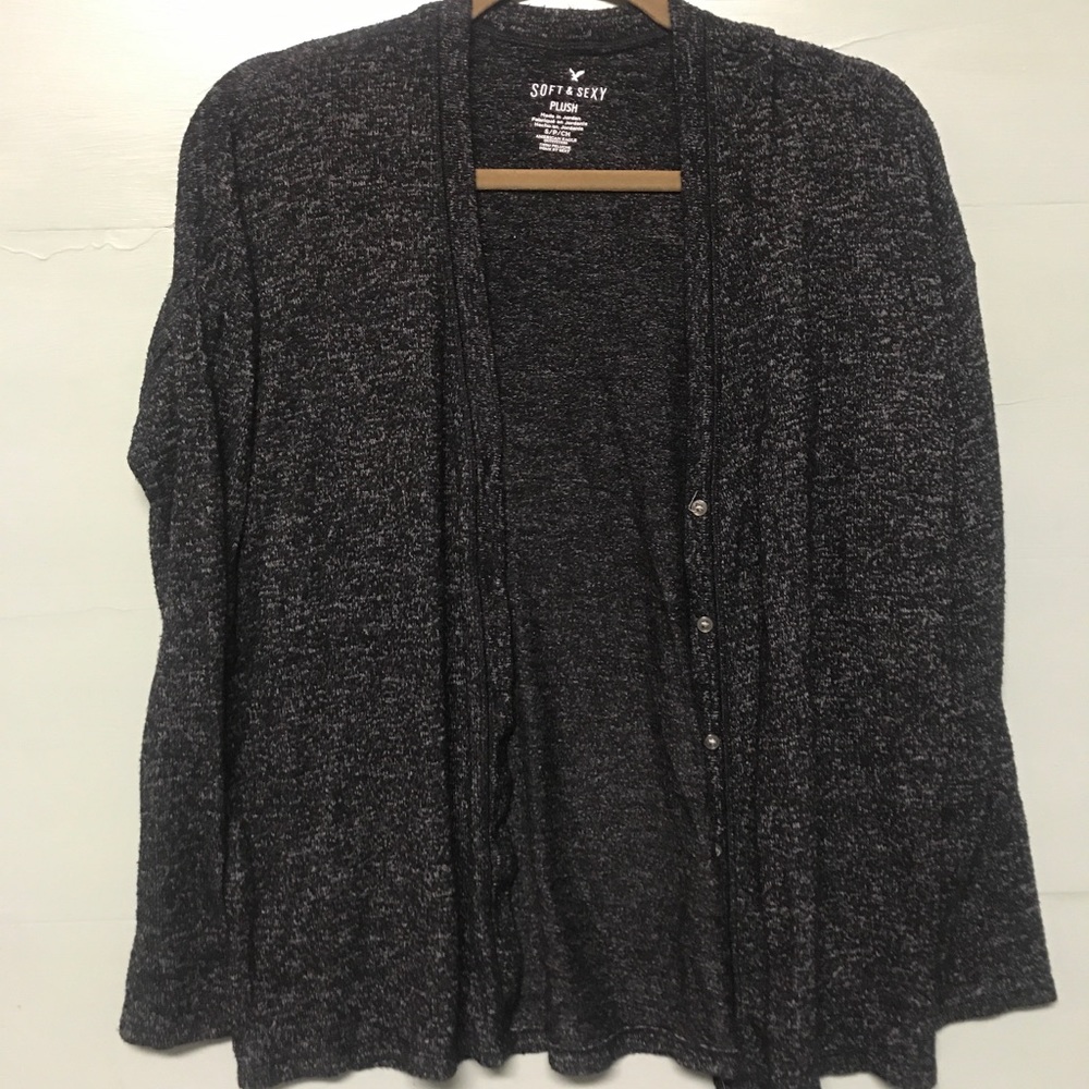 Soft long sleeved cardigan